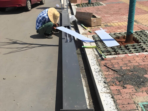 80W LED 防爆道路灯应用案例:化工园区防火通道照明改造效果整体外观 | 通用型结构 | 道路灯整体结构展示