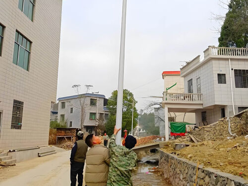 学校景观灯采购案例:校园操场周边亮化工程验收实录整体外观 | 通用型结构 | 景观灯整体结构展示