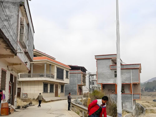 11 米高杆太阳能路灯项目案例 城市主干道升级改造方案产品实物图