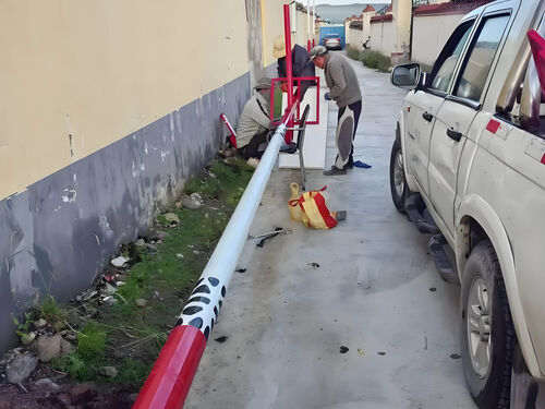 仿古太阳能路灯项目案例 历史文化公园景观亮化效果整体外观 | 太阳能供电 | 太阳能路灯整体结构展示