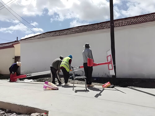 智能光伏太阳能路灯成功案例 学校时控光控节能改造实录整体外观 | 太阳能供电 | 太阳能路灯整体结构展示